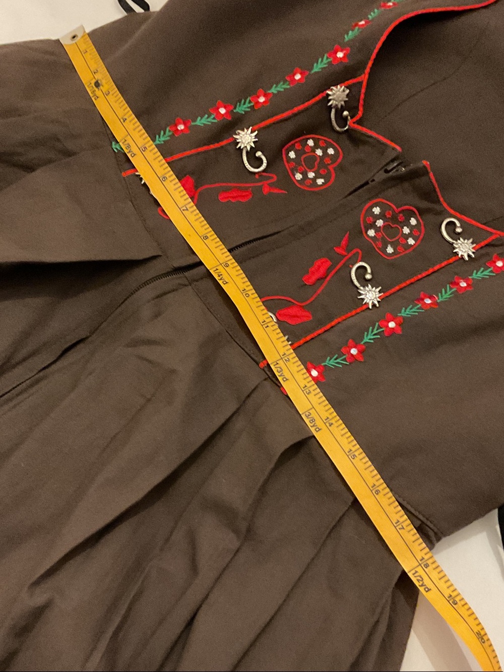 German Wear Brown Trachtenmode Dirndl Red & Green Embroidery Size 48, US 16 - Picture 7 of 10